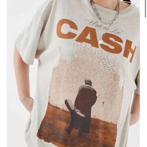 Johnny cash urban outfitters tshirt 🧡
